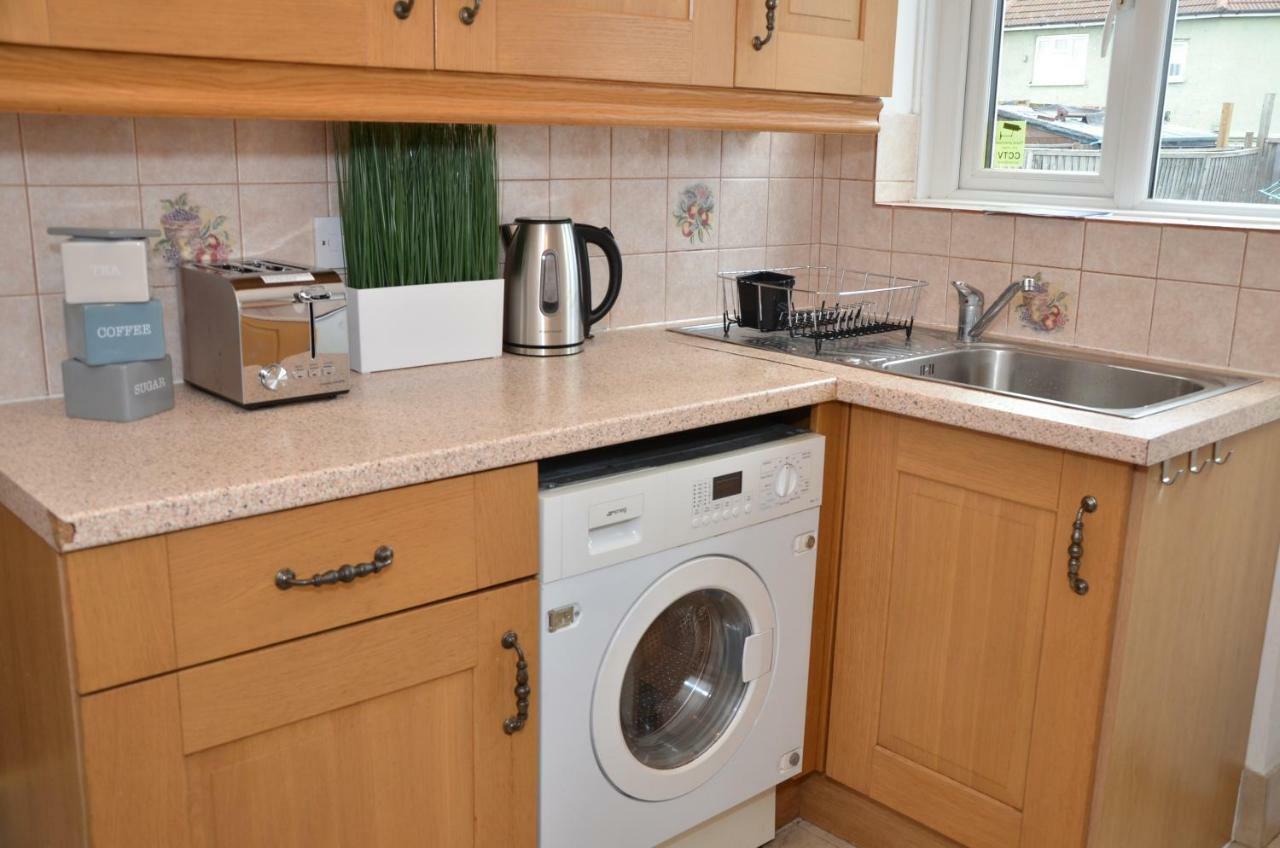 Croydon Apartment With Parking ロンドン エクステリア 写真